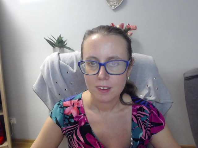 sparkleLizzy online show from July 30, 8:21 am