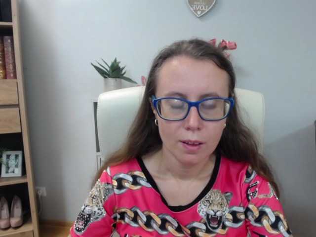 sparkleLizzy online show from July 31, 4:30 am