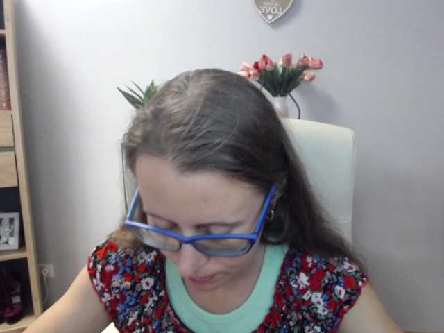 sparkleLizzy online show from August 10, 8:49 am