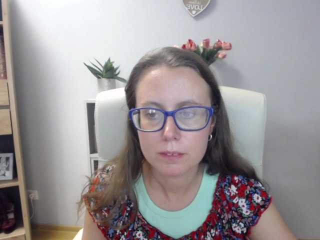 sparkleLizzy online show from August 10, 10:05 am
