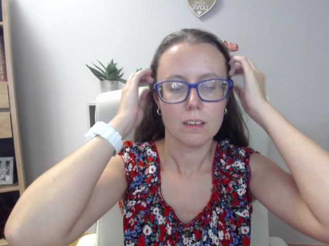 sparkleLizzy online show from August 11, 4:14 am