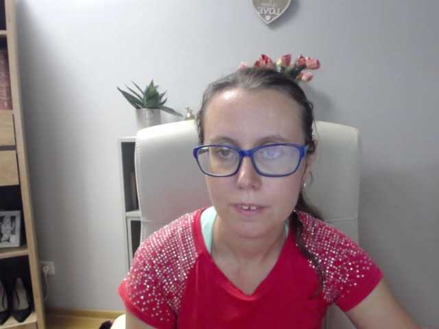 sparkleLizzy online show from August 11, 6:26 am
