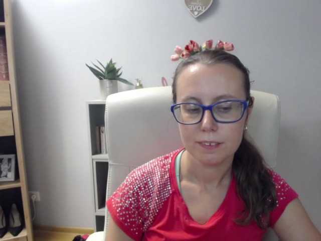 sparkleLizzy online show from August 11, 10:06 am