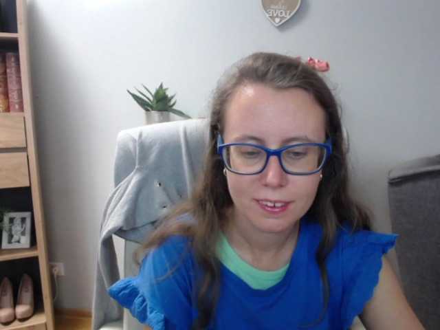 sparkleLizzy online show from August 12, 4:26 am