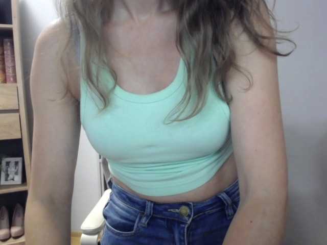 sparkleLizzy online show from August 12, 10:06 am