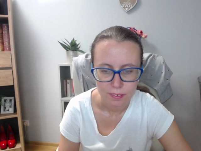 sparkleLizzy online show from August 13, 4:26 am