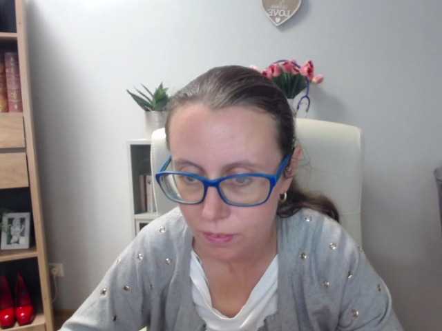sparkleLizzy online show from August 13, 5:32 am