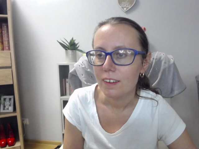 sparkleLizzy online show from August 13, 9:56 am