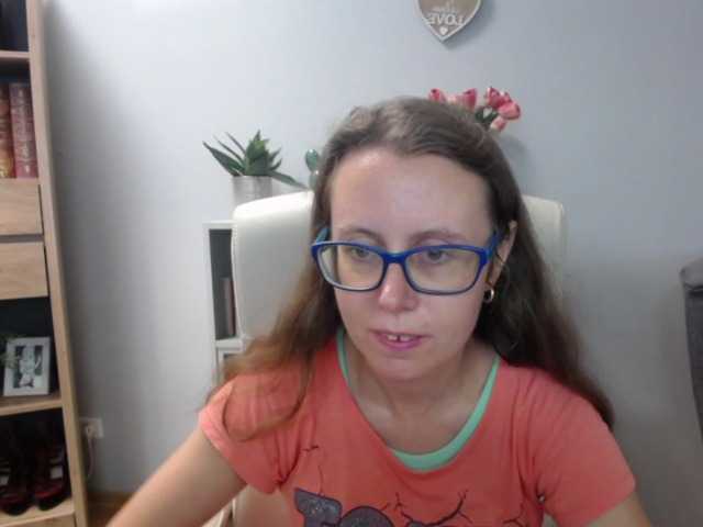 sparkleLizzy online show from August 17, 4:17 am