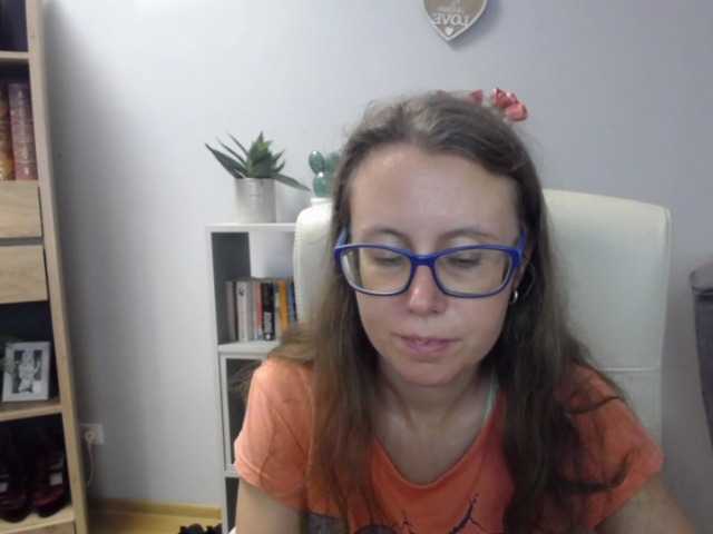 sparkleLizzy online show from August 17, 5:23 am