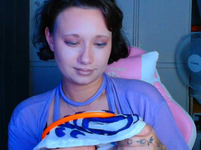 stawbarynut online show from August 8, 1:05 am