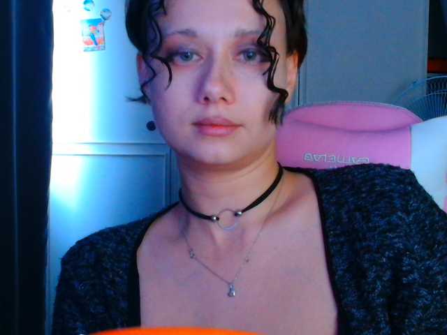 stawbarynut online show from August 12, 2:47 am