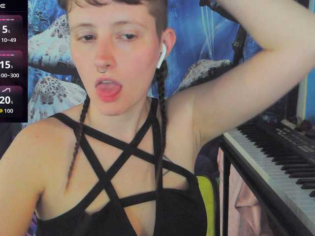 stormythunder online show from April 11, 6:19 pm