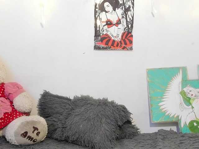 sweetavi online show from August 7, 1:49 am