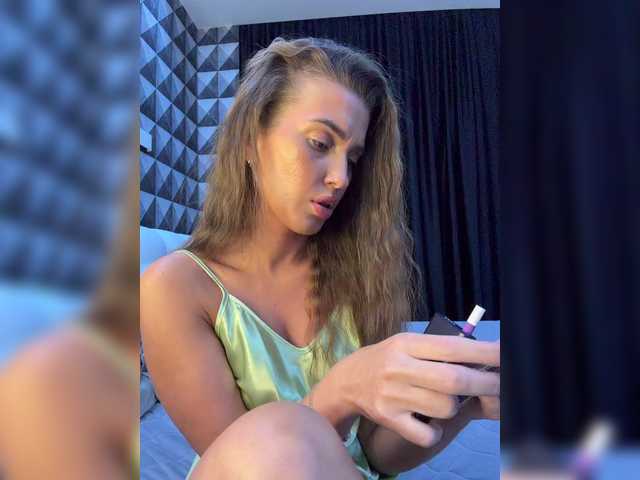 sweetsin1 online show from August 7, 9:42 am