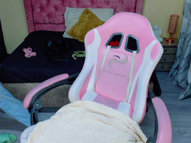 sweetthang online show from August 1, 2:06 am