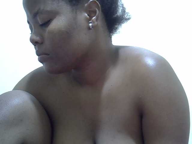 sweetval1 online show from August 13, 12:46 am