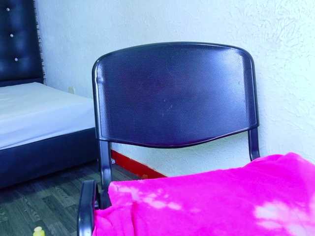 tiny-veronica online show from July 25, 5:55 am