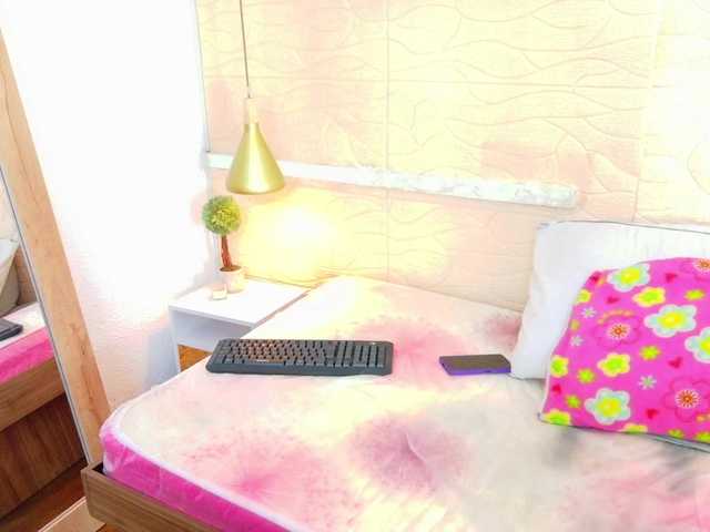 tiny-whore online show from August 8, 7:19 am