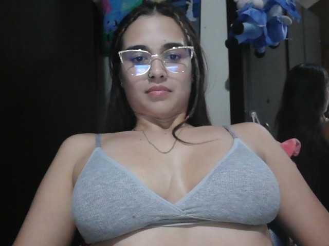 trianabell online show from August 12, 2:14 am