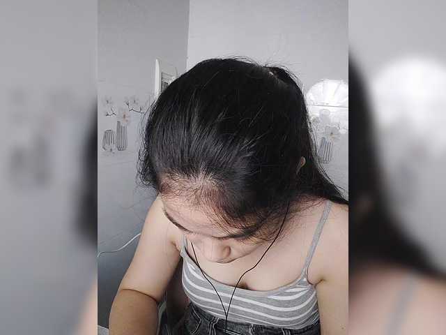 truc11 online show from May 15, 2:28 pm