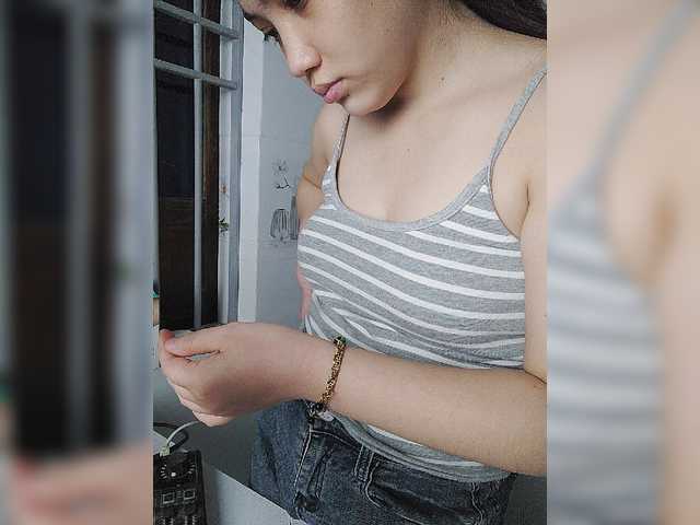 truc11 online show from May 15, 3:34 pm