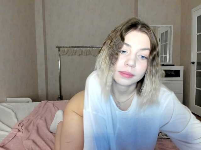 uma-like online show from April 2, 3:42 pm
