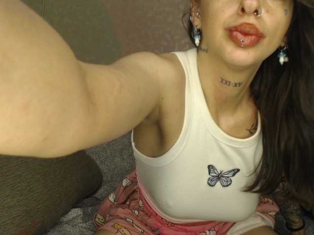 uwu-Monica online show from August 2, 8:10 am