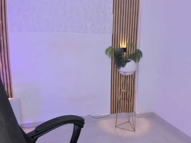 valeria-acost online show from August 15, 1:20 am