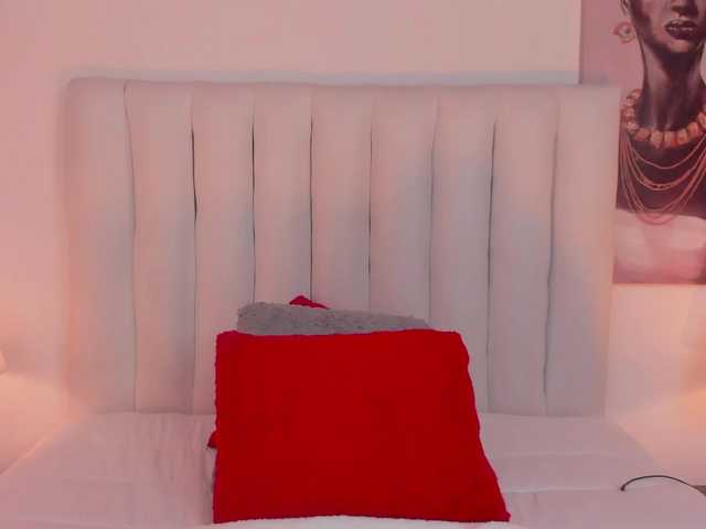 victoriaqueen2 online show from August 15, 7:56 am