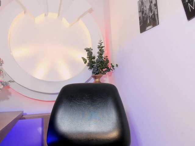 violetaRocher online show from August 9, 1:45 pm