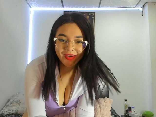 violetabunny online show from August 3, 9:49 am