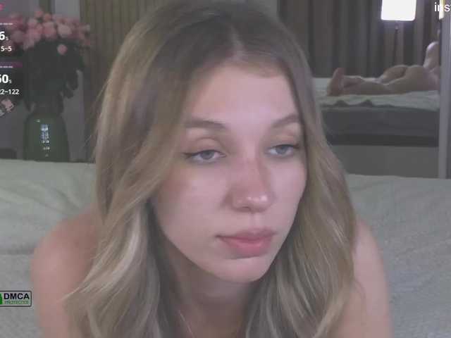 vivianyyy online show from July 5, 10:46 pm