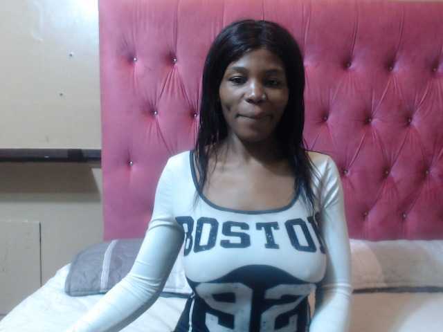 wettykitty25 online show from August 11, 9:39 pm