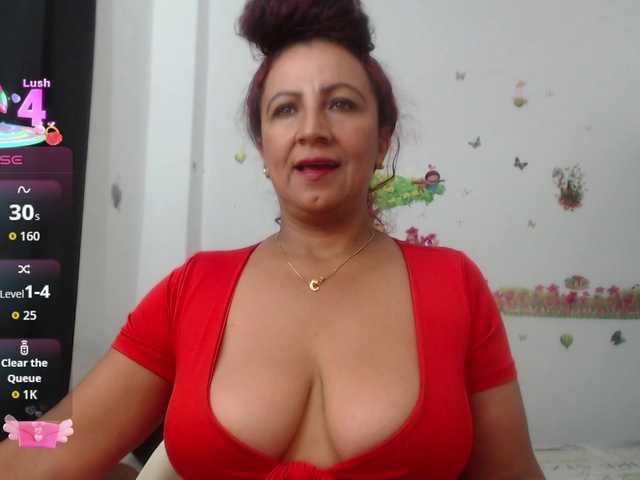 yosselin23 online show from June 15, 1:25 am