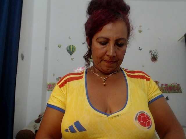 yosselin23 online show from June 24, 4:14 am