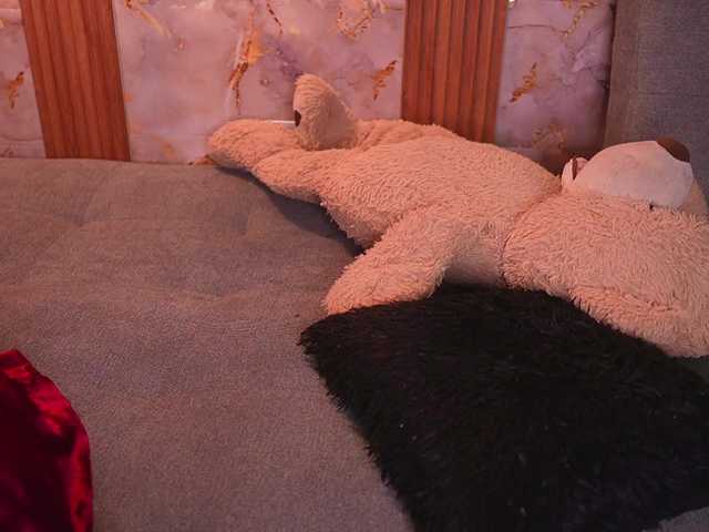 zoeyfox online show from August 5, 1:03 am