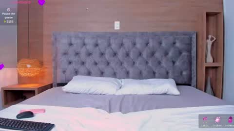 01victoria online show from August 14, 1:37 pm