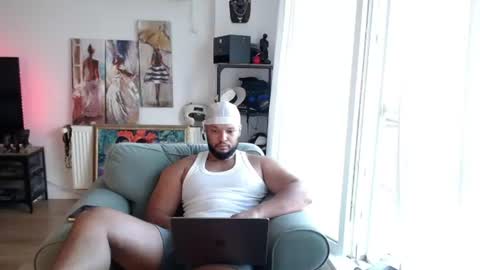 Kingsley online show from August 14, 6:00 pm