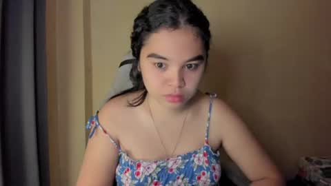 issy online show from June 13, 9:17 am