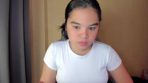 issy online show from July 12, 8:31 am