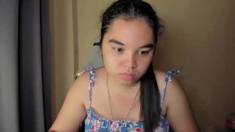 issy online show from July 14, 9:24 am
