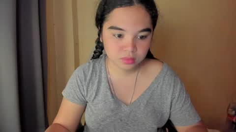 issy online show from July 25, 5:55 am