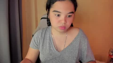 issy online show from July 25, 7:01 am