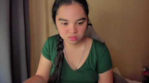 issy online show from July 29, 6:09 am
