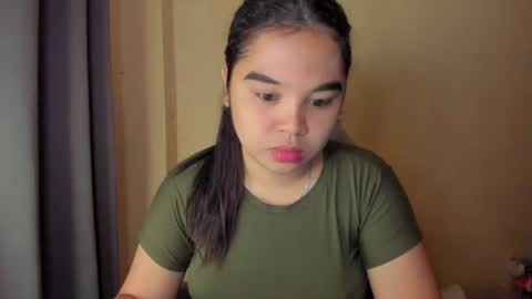 issy online show from August 7, 7:52 am
