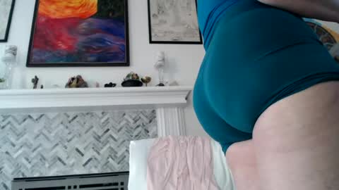 Aurora Willows online show from August 11, 1:24 pm
