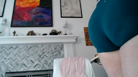 Aurora Willows online show from August 11, 2:30 pm