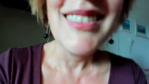 12ennie online show from August 3, 10:33 am