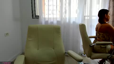 18te3ngirl online show from August 13, 9:23 am